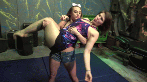 www.wmwfetishfun.com - Lela Beryl & Maria Jade A Super Sexy Lift & Carry Session! thumbnail